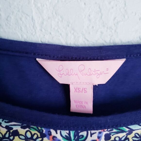 Lilly Pulitzer Medallion Palm Silk Short Sleeve Blouse - Picture 4 of 7